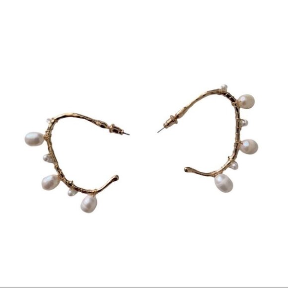 Woman Fashion Open Hoops Earrings - Picture 2 of 6